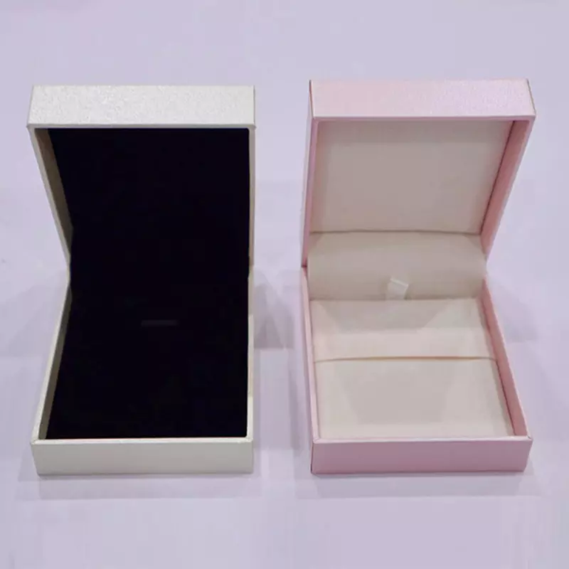 Right-angled straight-edge box white powder