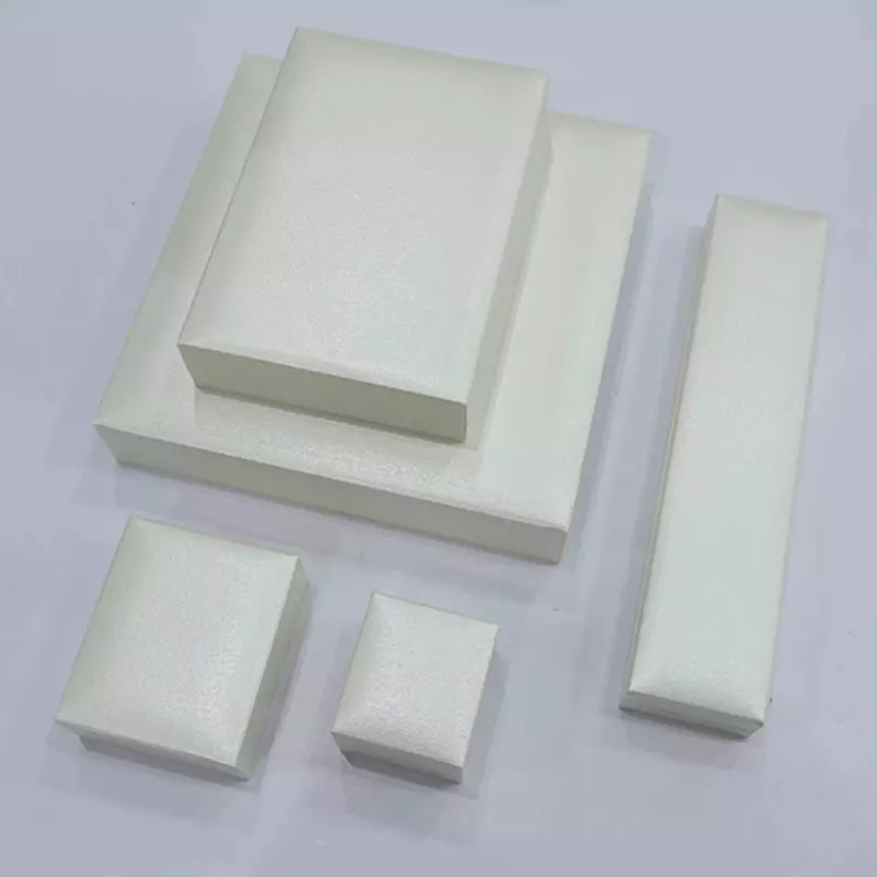 Right-angled straight-edge box white powder