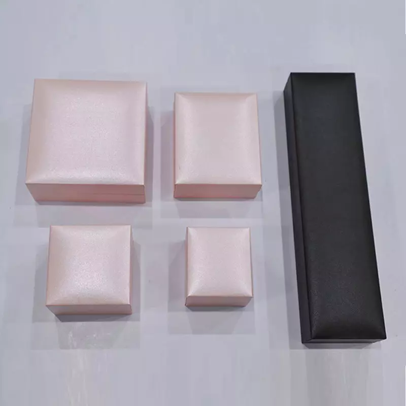 Right-angled straight-edge box white powder