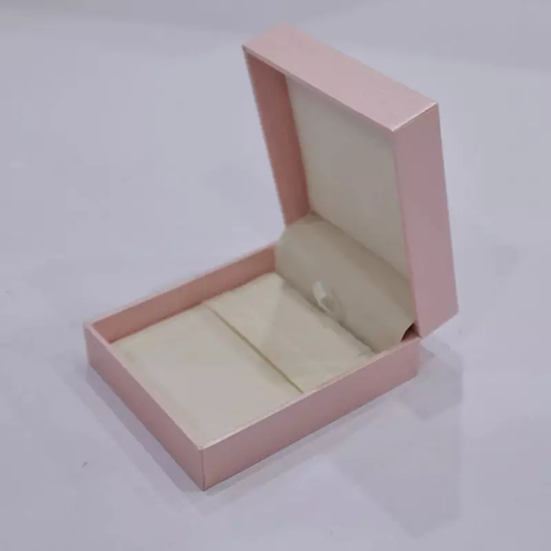 Right-angled straight-edge box white powder